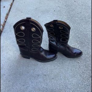 Western boots (I believe these are a mens 6.5) so they fit like a  woman’s 8.5